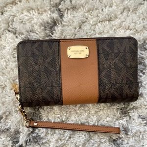 Michael Kors Wristlet!